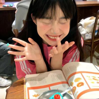 重生后，她转身投入死对头怀抱